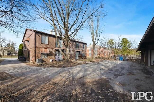 Building Photo - 1665 Brownstone Blvd