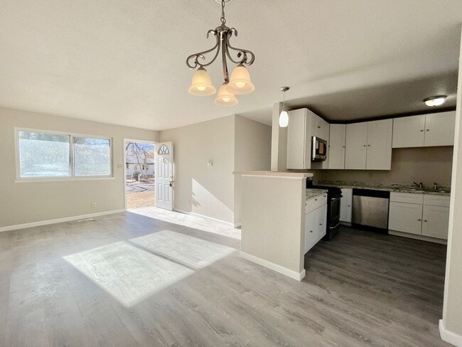 Building Photo - 3 Bedroom/ 1 Bathroom Rancher Close To Fort Carson