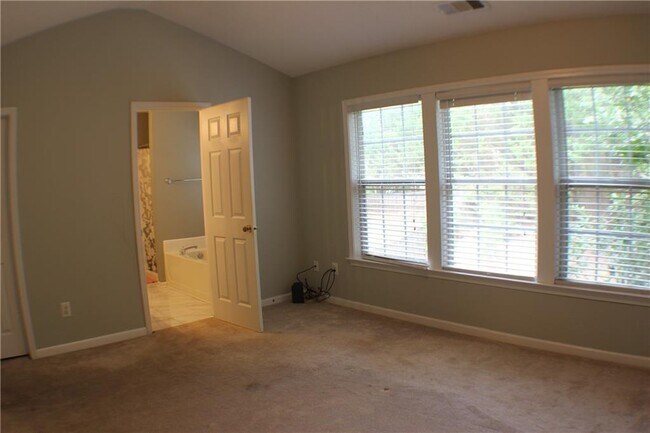 Building Photo - 437 Darter Dr NW