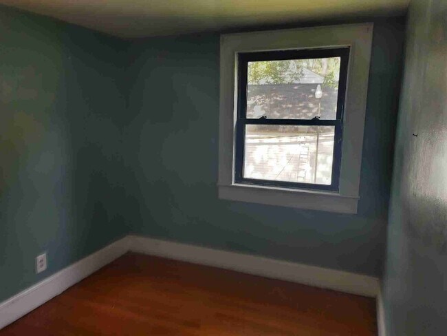 Building Photo - 708 Pilot Ave