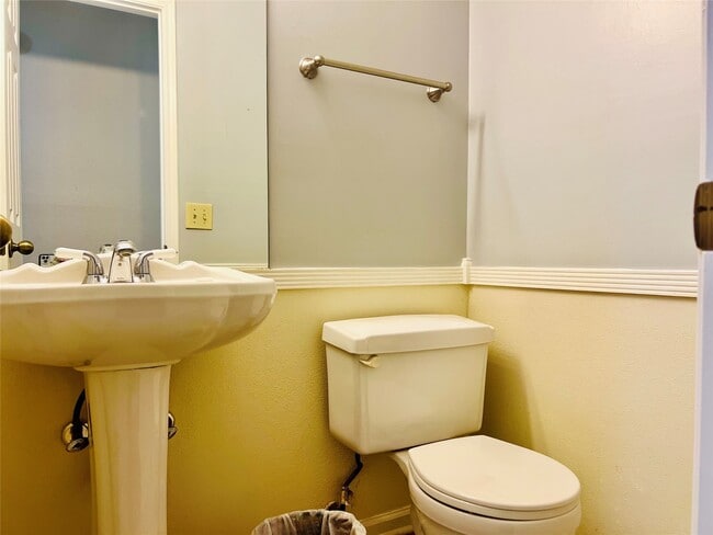 Building Photo - 8815 Crazy Horse Trail