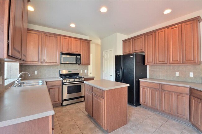 Building Photo - 8000 Tonkinese Dr