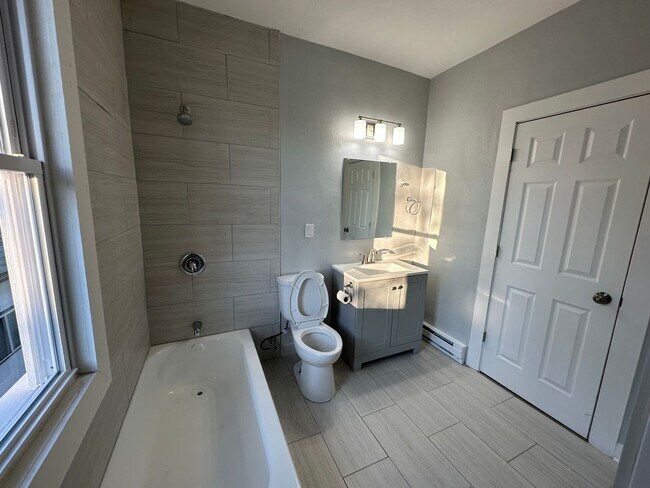 Building Photo - Walnut