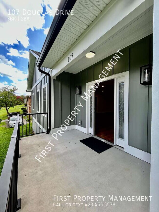 Building Photo - 107 Douglas Dr