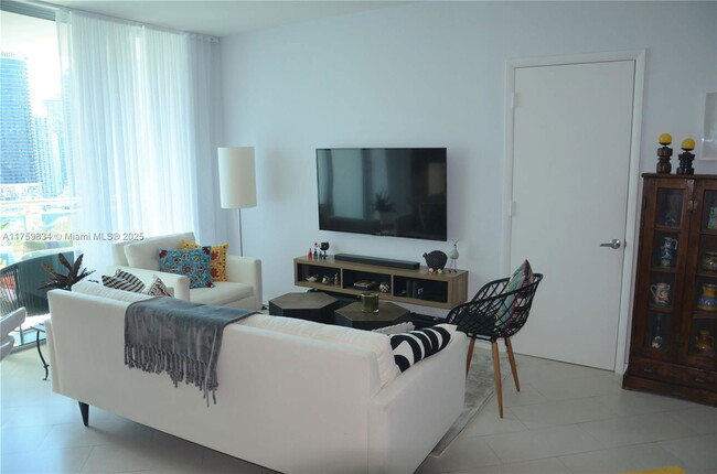 Building Photo - South Miami Avenue, Miami, FL 33130 - 2 BR...