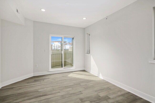 Building Photo - 2537 Grays Ferry Ave