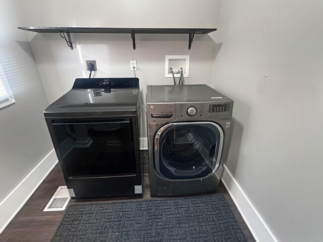 Building Photo - 441 Crosby St NW