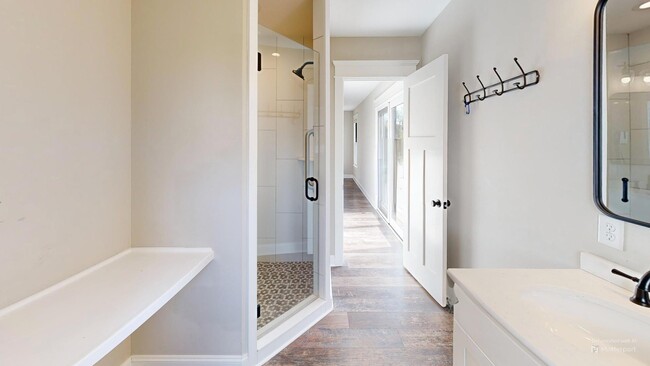 Building Photo - 103 Hillock Dr