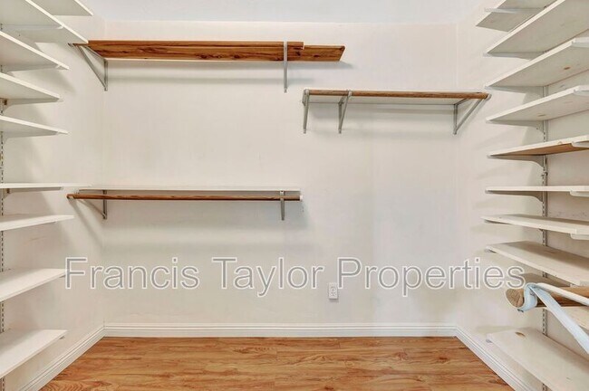 Building Photo - 16303 Avenida Florencia