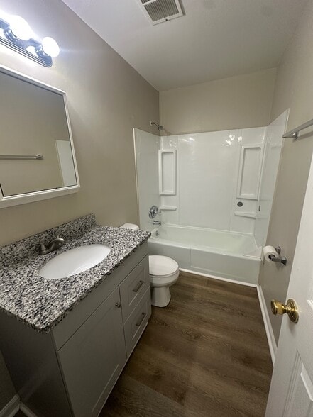 Building Photo - 1704 Gavin Dr