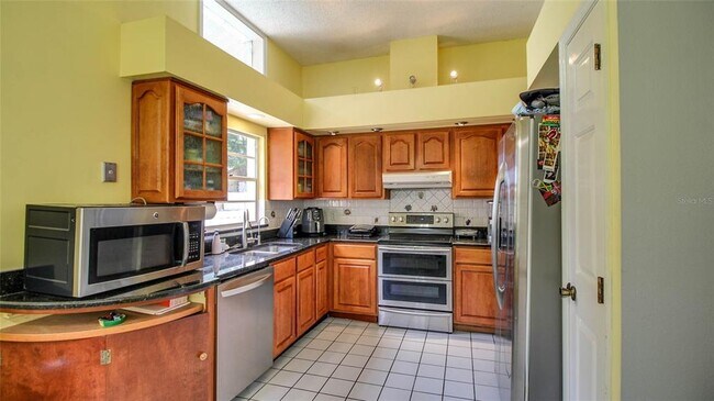 Building Photo - 913 Red Dandy Dr