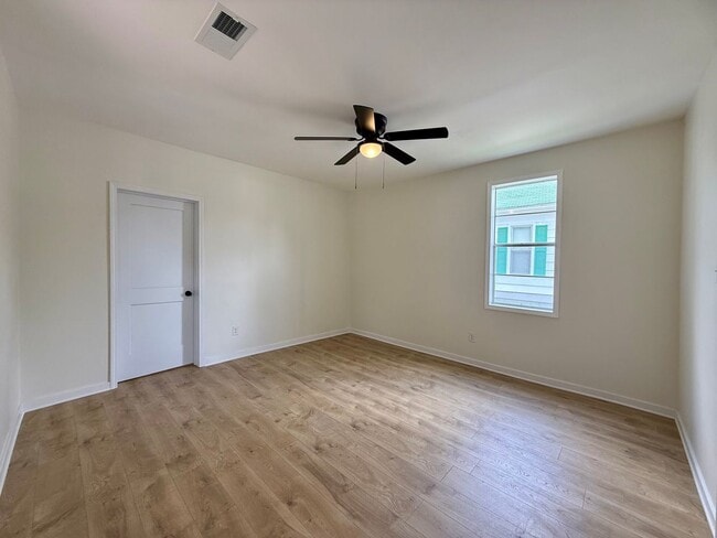 Building Photo - Fully Remodeled 3 Bedroom/1 Bathroom Home ...