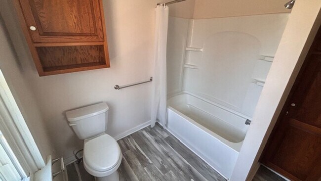 Building Photo - $1,600 Farmhouse Palmyra 4 bedroom 1.5 bath