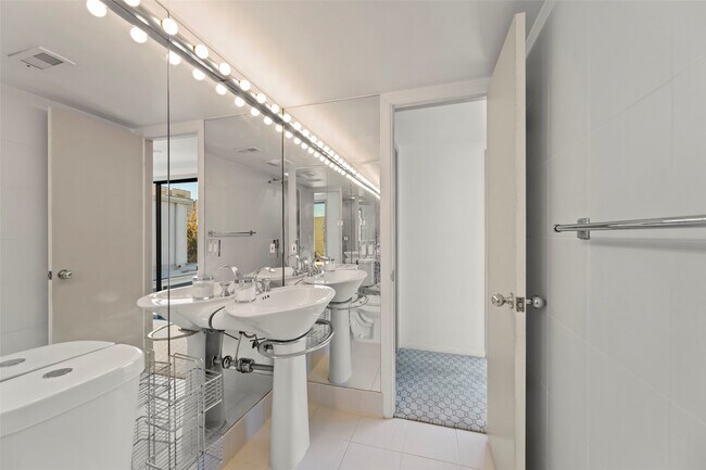 Building Photo - 1201 Autrey St