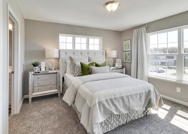 Building Photo - 1st Month Free! Charming, Sophisticated Ho...