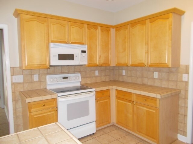Building Photo - 5028 Shadow Pine Drive