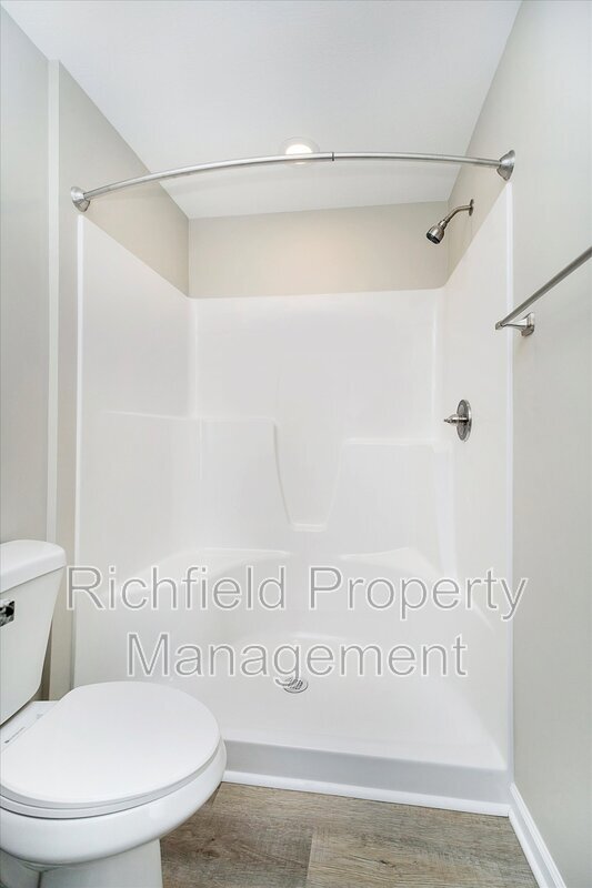 Building Photo - 2553 Columbia Ave