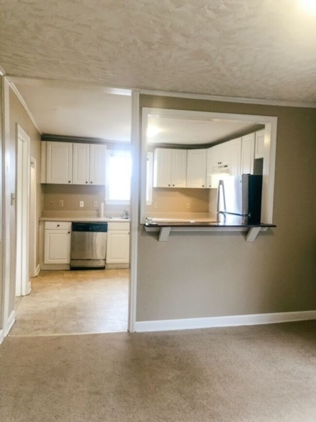 Building Photo - Beautiful 1 bedroom, 1 bath farmhouse with...