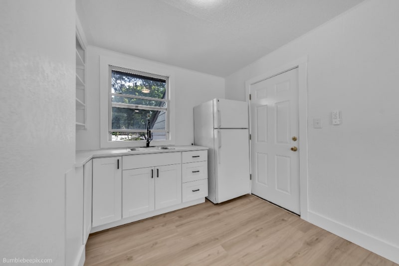 Building Photo - 725 2nd St