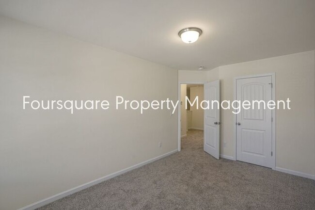 Building Photo - Townhome | Open Floor Plan | Washer/Dryer ...