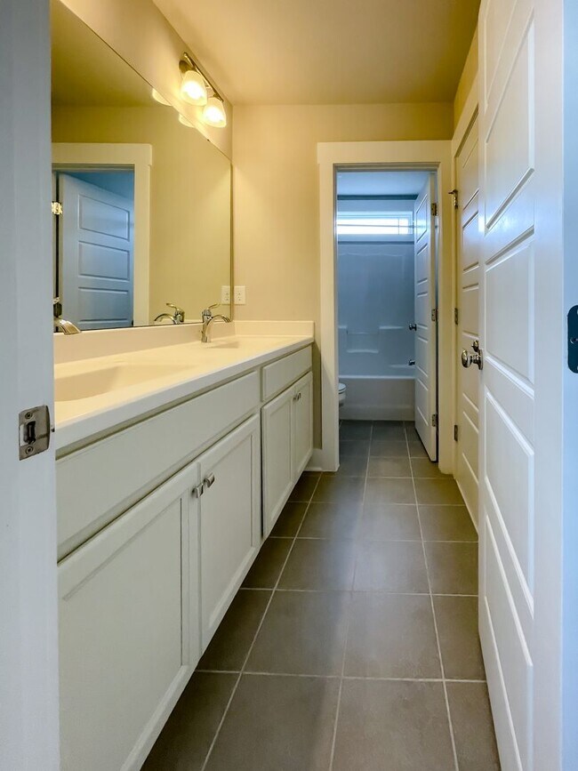 Building Photo - Modern Luxury in the Heart of Briar Chapel – Walk to Everything! (flexible move-in)