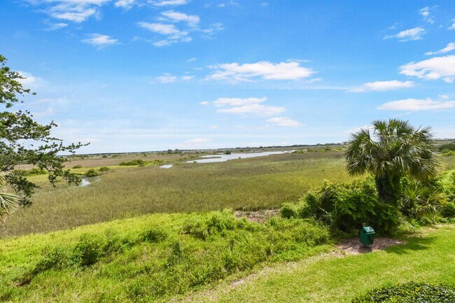 Building Photo - 2005 Mariposa Vista Ln