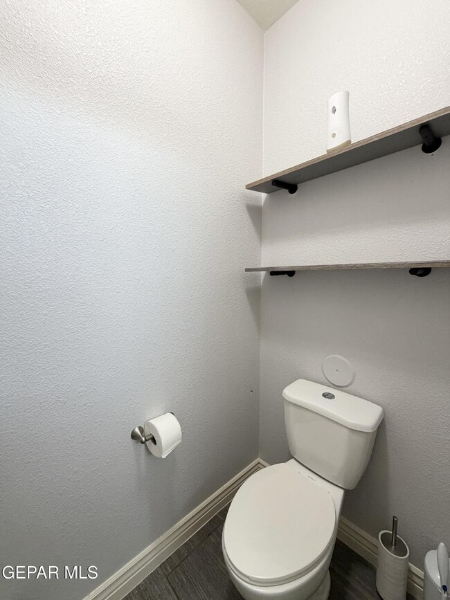 Building Photo - 1180 Spofford Pl