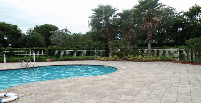 Building Photo - 1040 Pipers Cay Dr