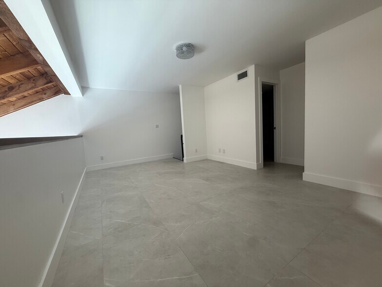Building Photo - 1762 SW 131st Place Cir S