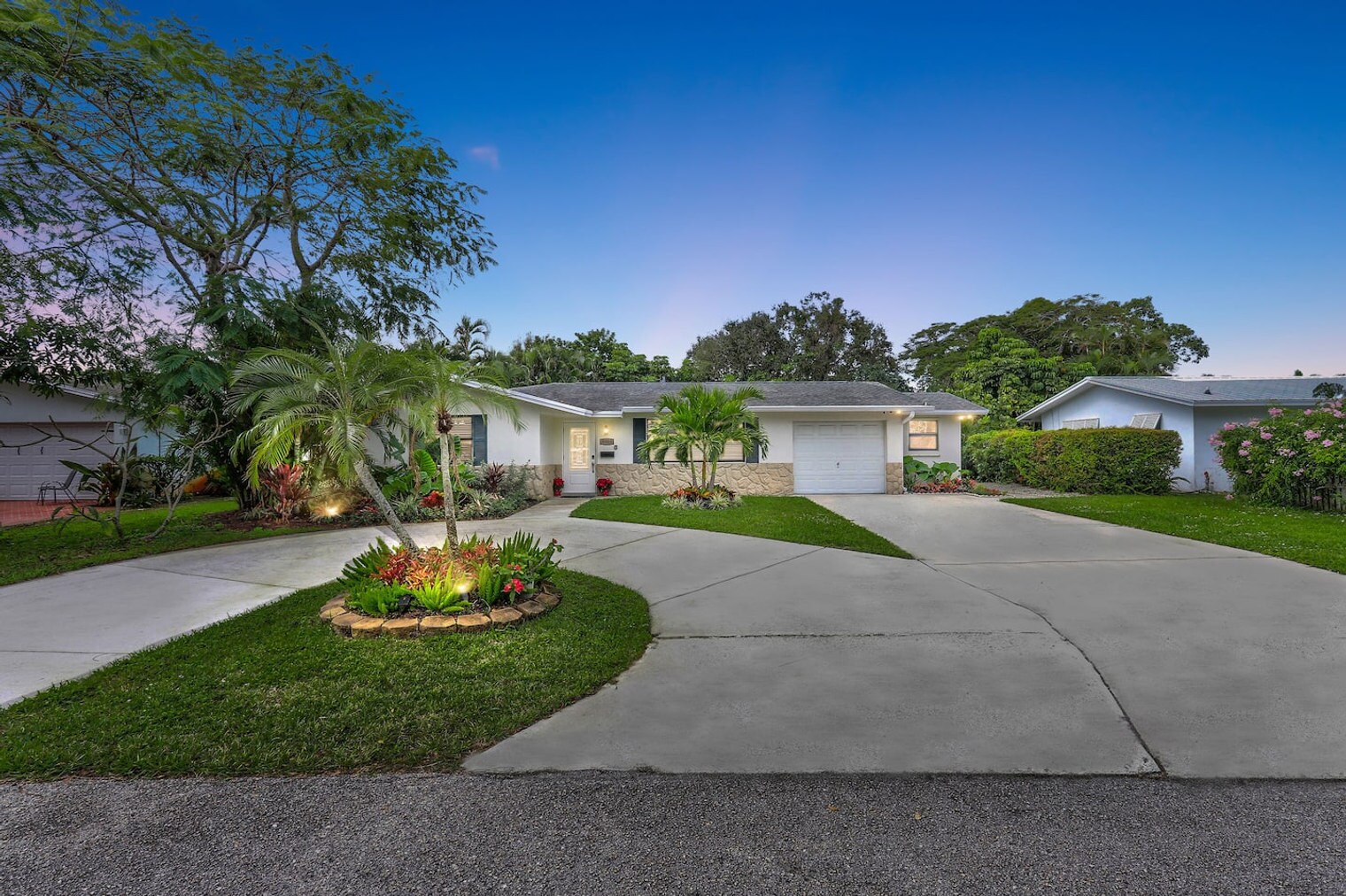 Building Photo - 4416 Fuschia Cir S