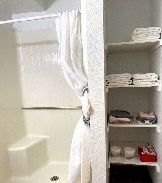 Building Photo - 100 Robert Ave