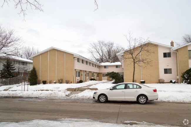 Building Photo - Silver Spring Apartments