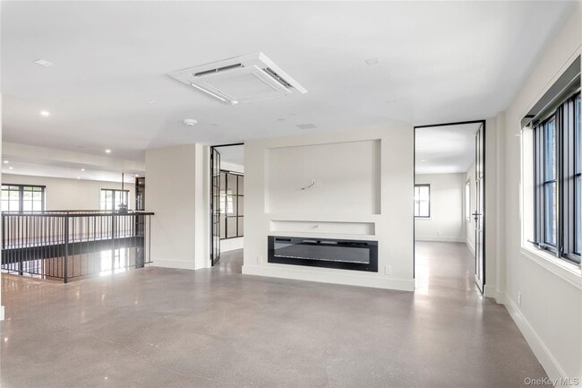 Building Photo - 12 Roosevelt Ave