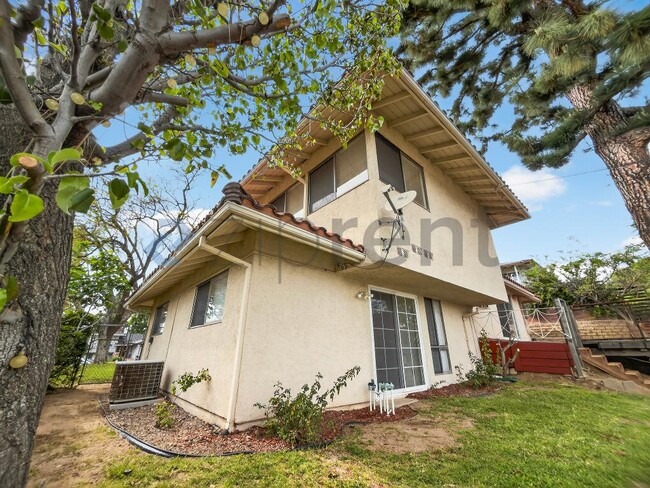 Building Photo - 9534 Swinton Ave