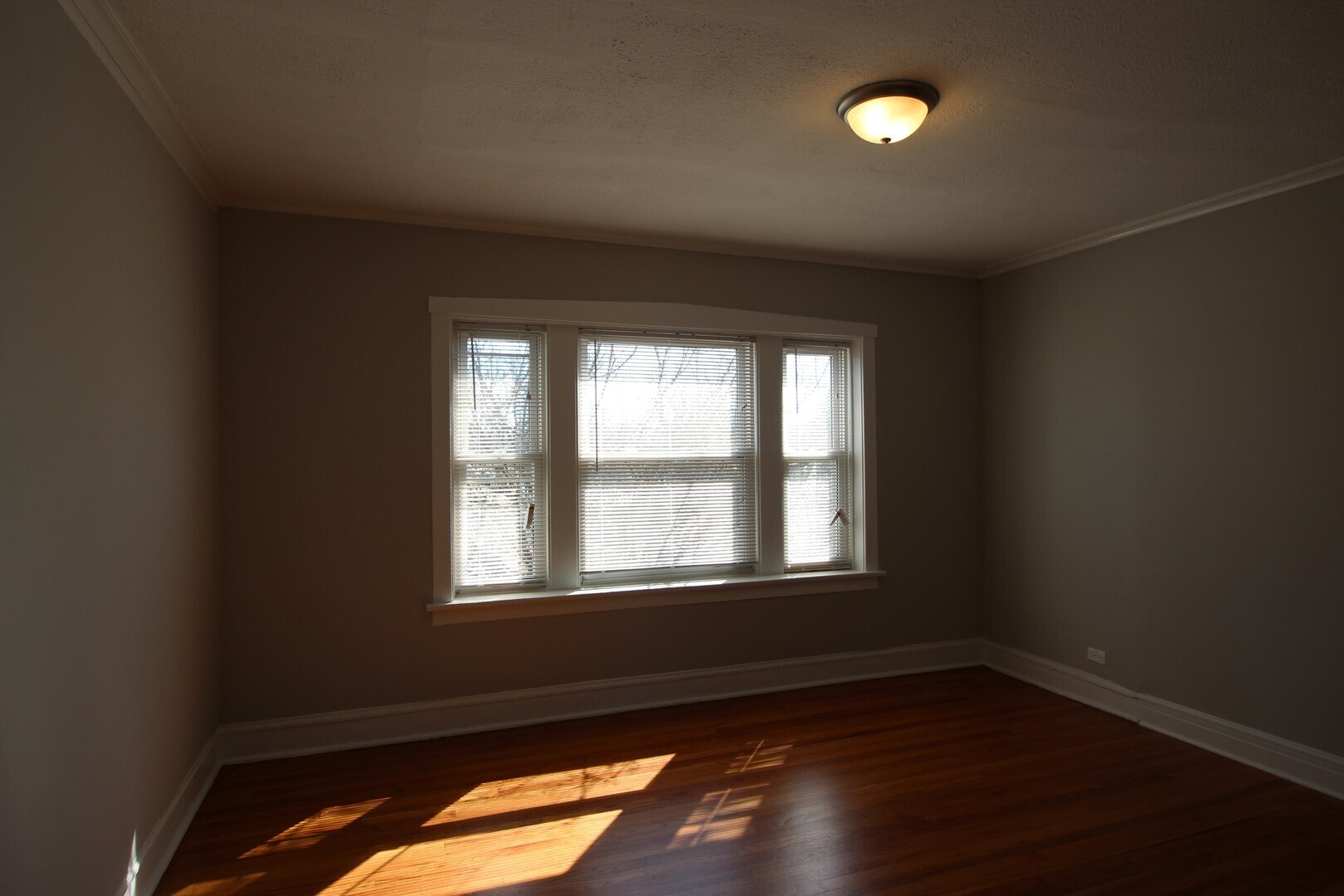Building Photo - 4402 W Belden Ave