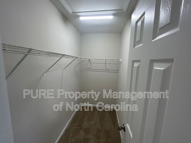 Building Photo - 5285 Ficus Tree Ln