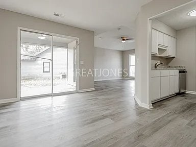 Building Photo - 5828 Cameo Ct