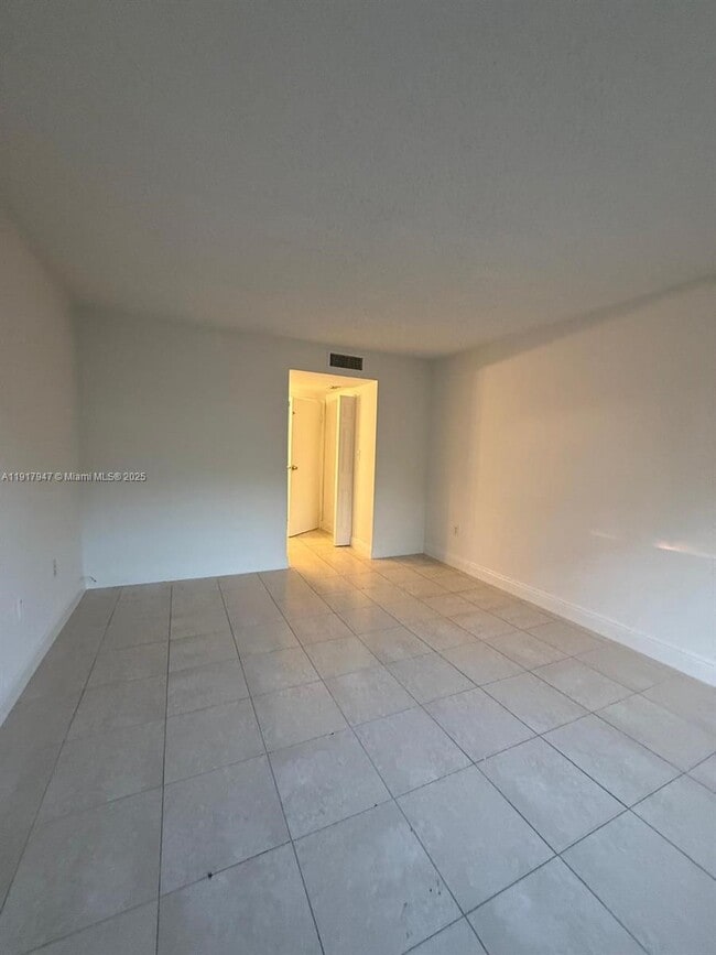 Building Photo - 4304 NW 9th Ave