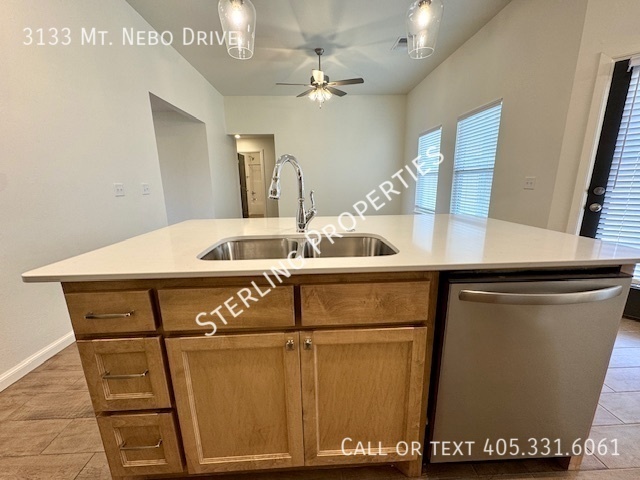 Building Photo - 3133 Mt Nebo Dr