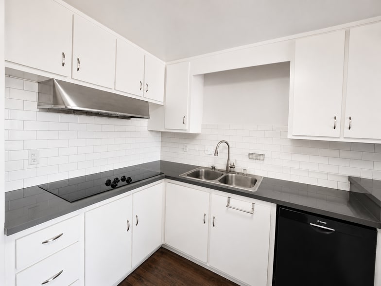 Kitchen - 1299 Cordova St