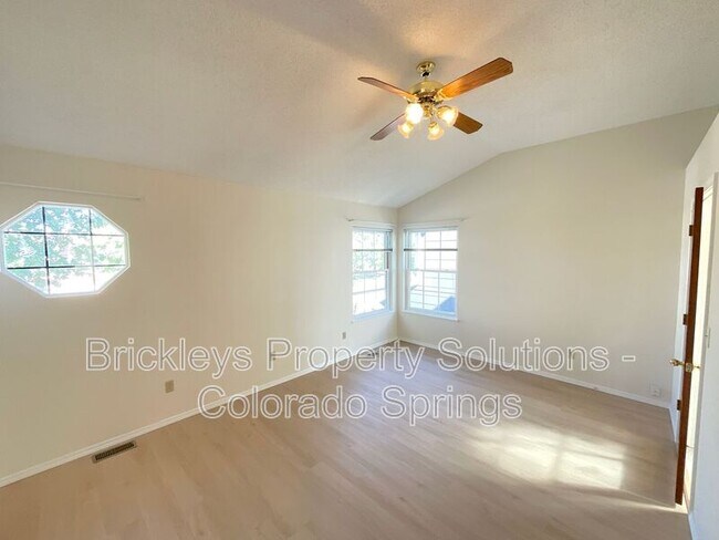 Building Photo - 7993 Scarborough Dr