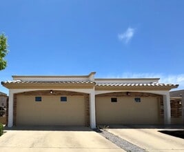 Building Photo - 4206 Tres Ninos Dr