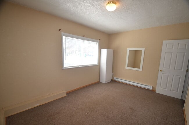 Building Photo - 1 bedroom in Warrior's Mark!