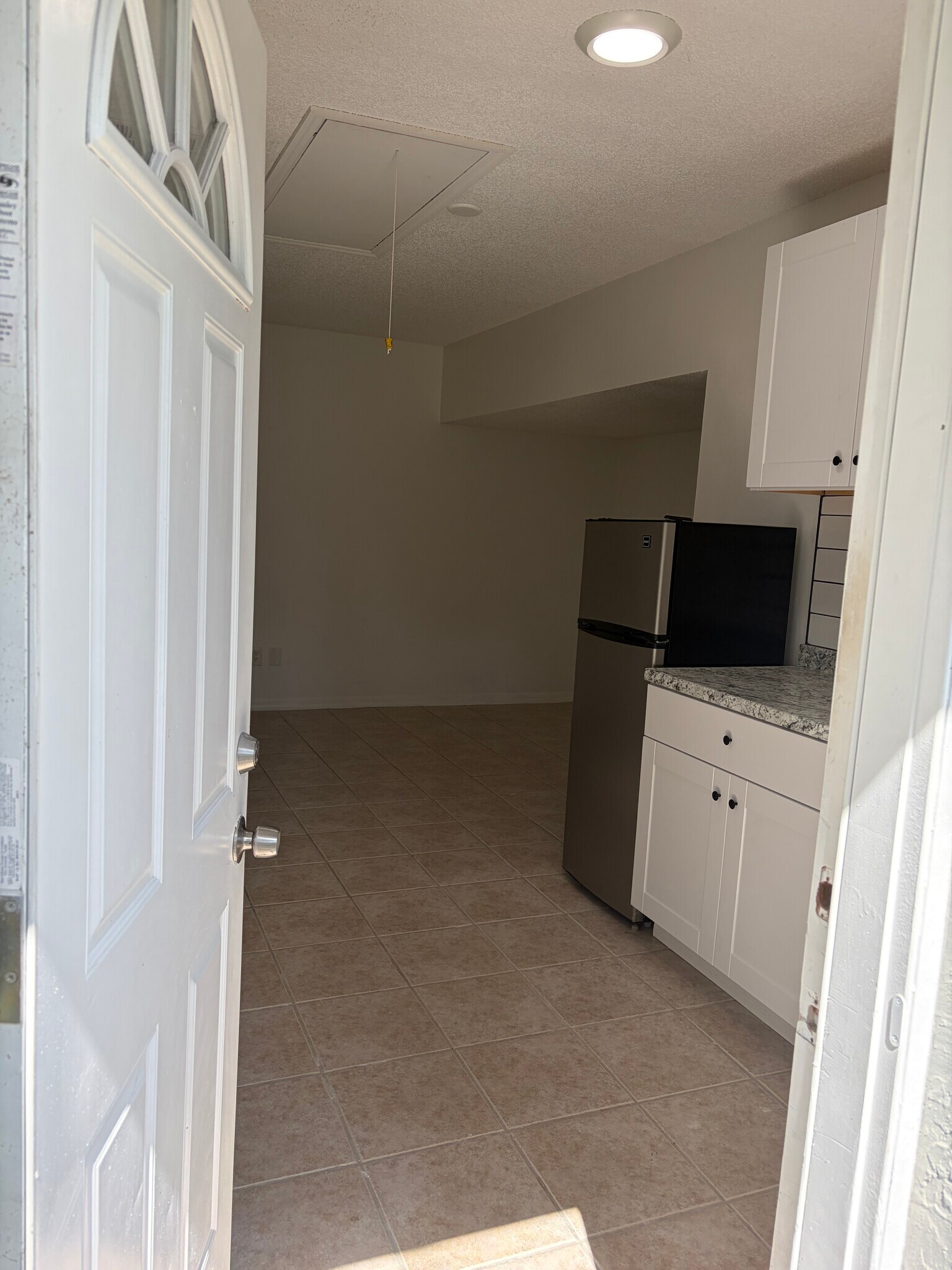 Building Photo - 2733 Glenview Dr