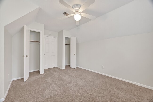 Building Photo - 5439 Baslow Dr