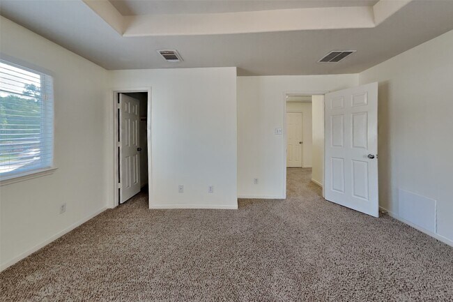 Building Photo - 5018 Woodland Meadows Ln