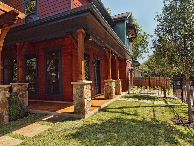 Building Photo - 2917 Rio Grande St