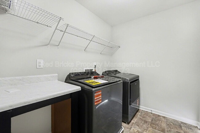 Building Photo - 5984 River Mdw Ct