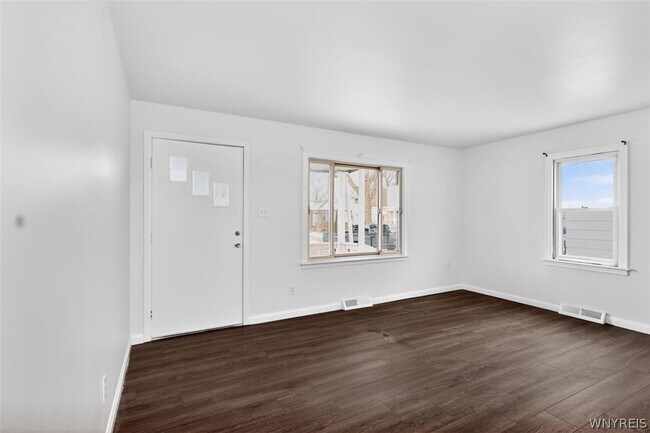 Building Photo - 3028 Welch Ave