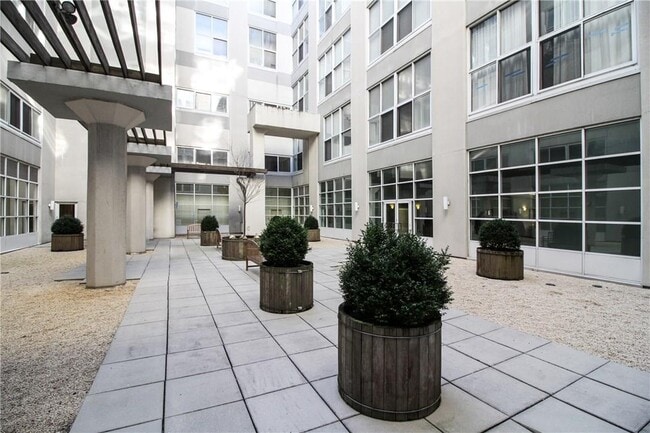 Building Photo - 1 Landmark Sq